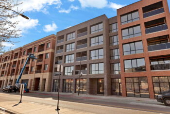 2-web-or-mls-2839 W Belmont Ave EXT_003