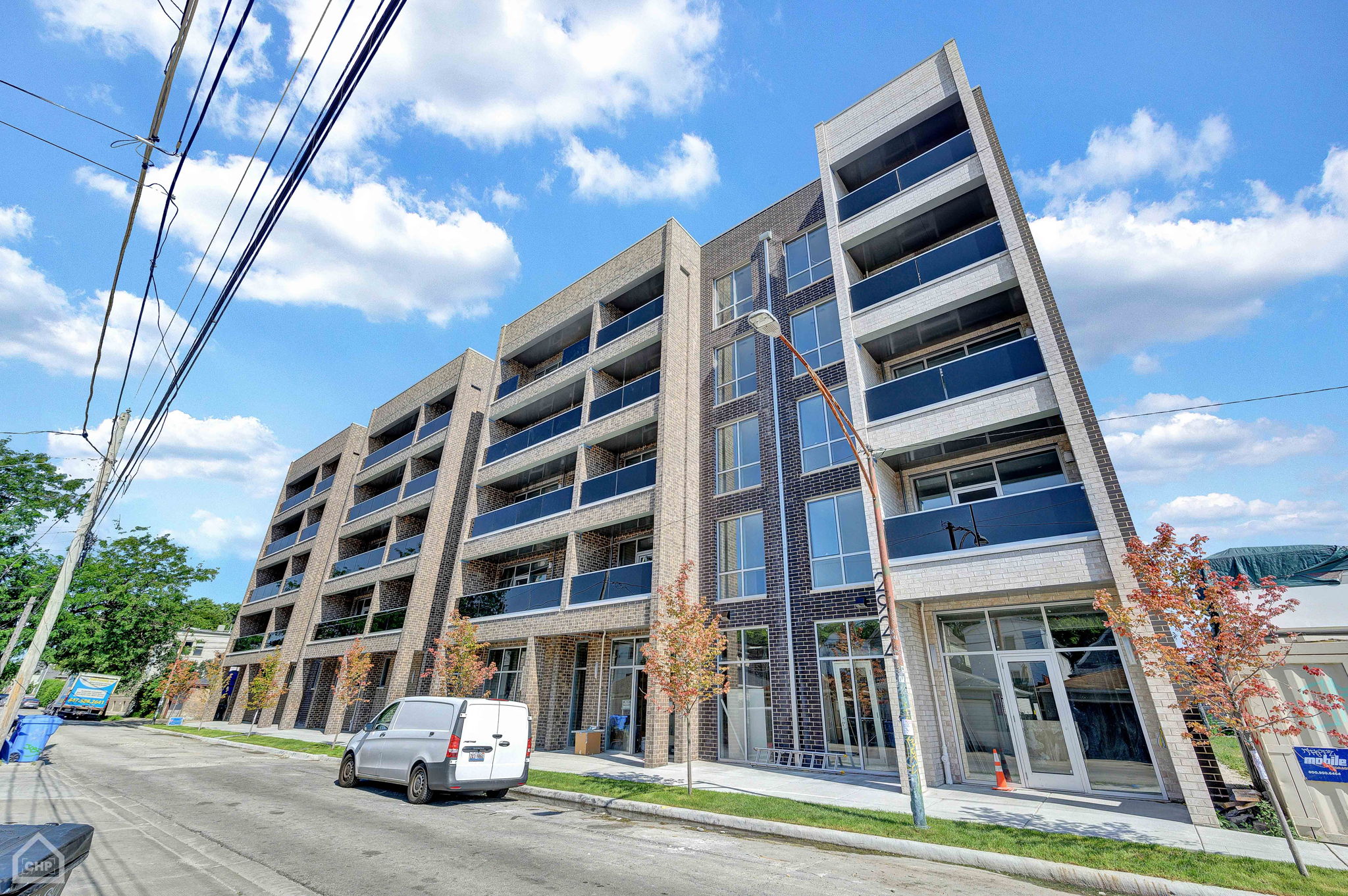 26-web-or-mls-2924 W Medill Ave 303_002