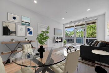 5-web-or-mls-2924_W_Medill_Ave_301_Living